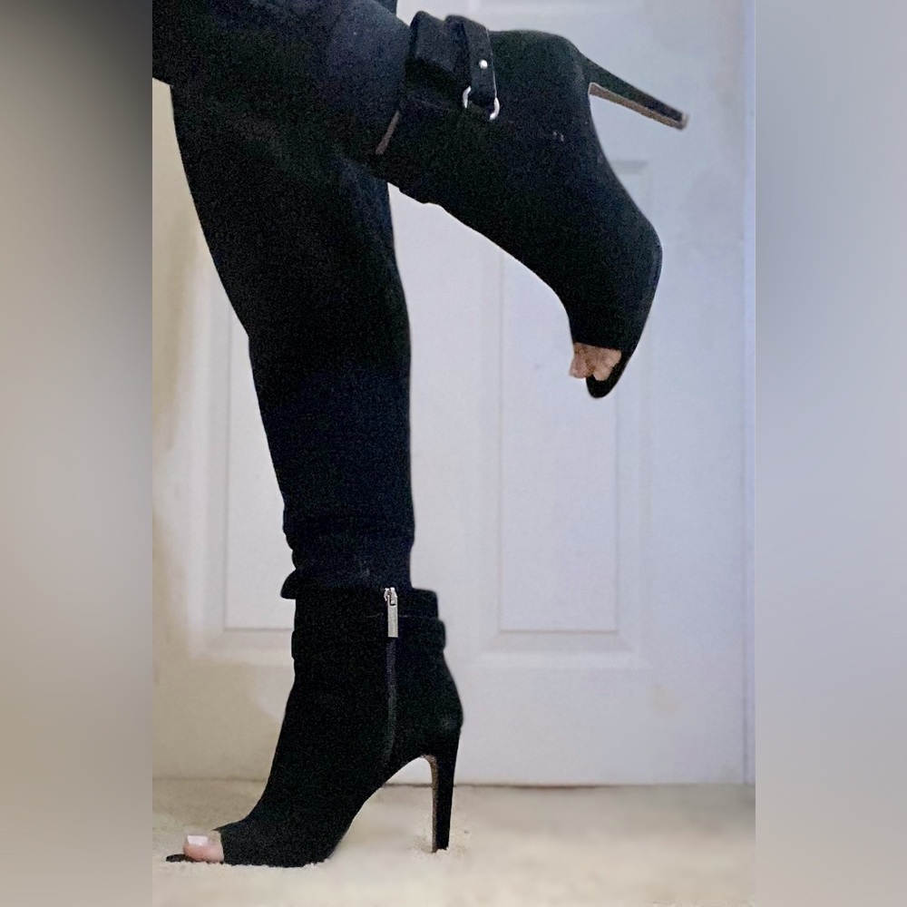 Good Condition Bcbgeneration| Open-Toe Booties| S… - image 1